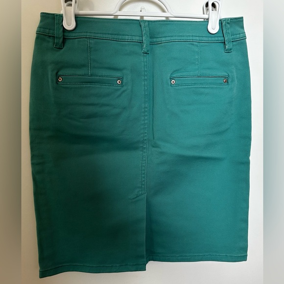 knee-length straight skirt - Picture 2 of 5